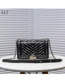 Avant -garde design - Chanel shoulder bag