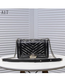 Vanguardist style in the high -end Chanel bag