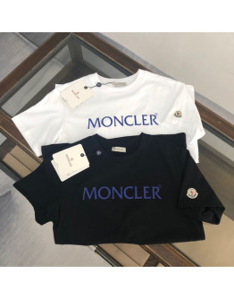 Luxury Moncler shirt and high -end distinction