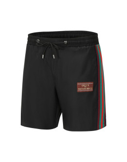 Short Gucci style and comfort in motion