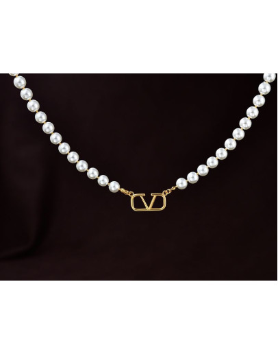 Valentino necklace with pearls