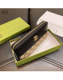 Hand wallet luxury and distinction in your hands