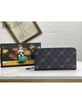 Unmistakable style in a design hand wallet