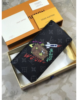 Hand wallet Louis Vuitton Elegance and versatility for your looks