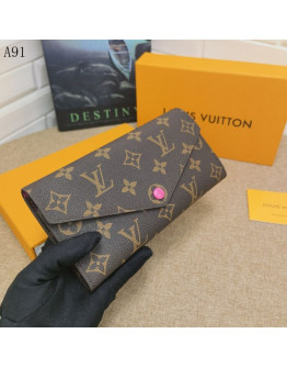 Avant -garde style in a high quality Louis Vuitton portfolio