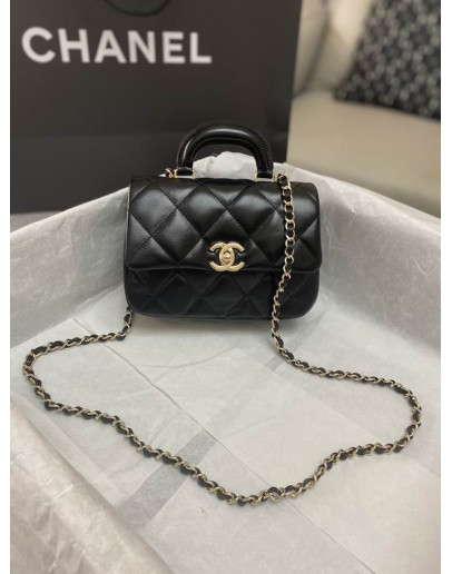 Chanel Shoulder Bags In Leather