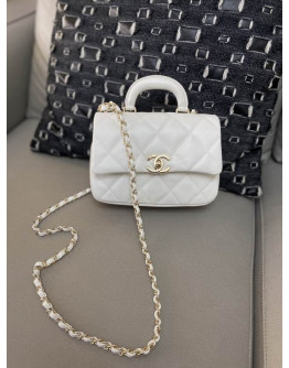 Chanel Shoulder Bags In Leather