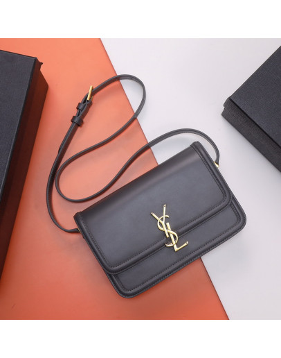 Yves Saint Laurent Shoulder Bags