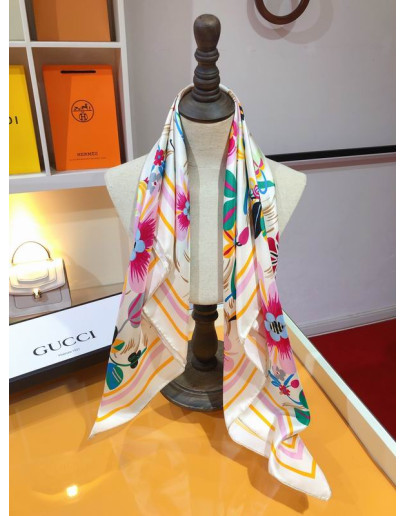 Gucci Silk Scarf 90X90Cm E15