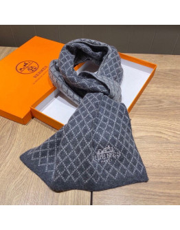 Classic scarf with Hermes reason