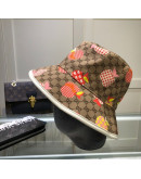 Cube -style hat with Gucci fruit print