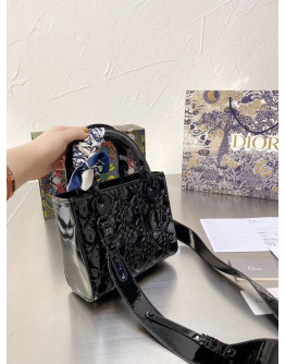 Shoulder bag with striking overtrack dior