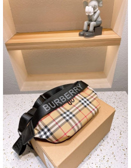 Riñonera Clasica Con Motivo Burberry