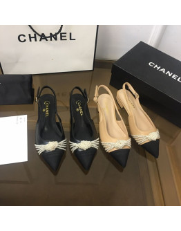 Low heel sandals with pearls Chanel