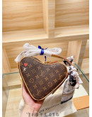 Shoulder bag with heart design Louis Vuitton