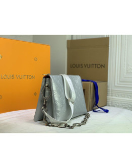 Louis Vuitton Bag with Women's Chain