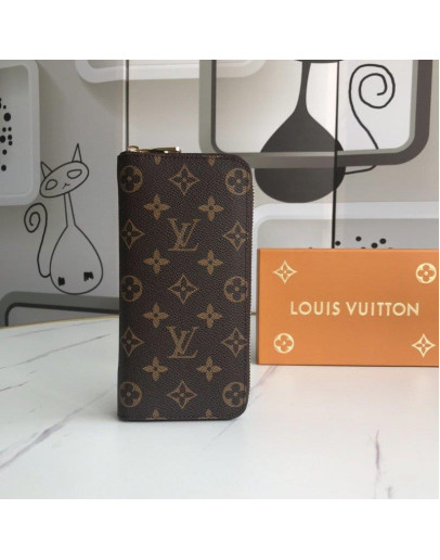 Louis Vuitton wallet Woman