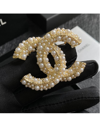 Chanel brooch For Women