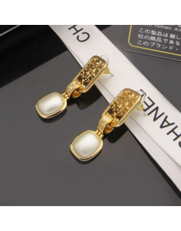 Chanel earrings with jewelry Women