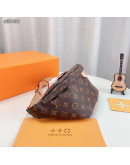 Unisex Louis Vuitton high -end fanny