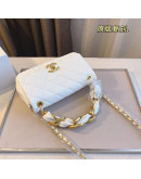 Padded Hombro Bags with Chanel chain belt