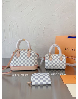 Shoulder bags with luxury handles Louis Vuitton