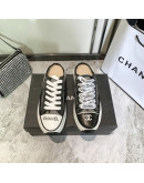 Casual luxury shoes with flat laces Chanel