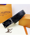 Triquete buckle belt on the reason Louis Vuitton