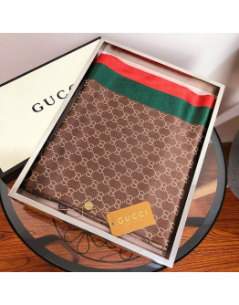 Clasica bufand with Gucci motif