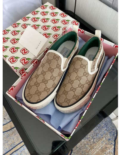 Casual Gucci Cuadros Shoe