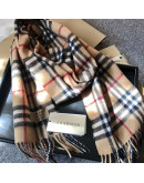 Bufanda with high -end boxes Burberry