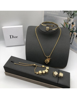 Luxury necklaces with dior designs