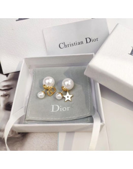 Golden earrings with dior pearls