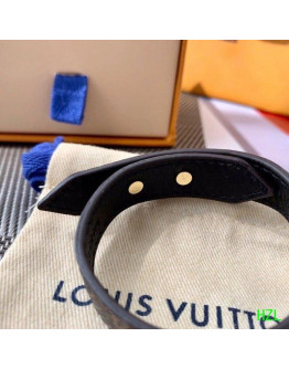 Synthetic leather bracelet with pearls and Flor Louis Vuitton