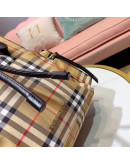 Old high -end backpack Burberry