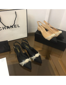 Low heel sandals with pearls Chanel