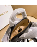 Balenciaga high -end leather bandolera