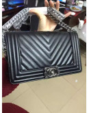 Modern shoulder bag with Chanel reason