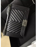 Modern shoulder bag with Chanel reason