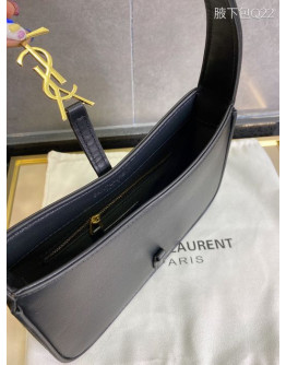 Classic Shoulder Bag Liso Yves Saint Laurent