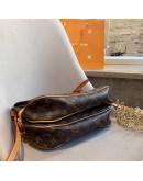 Shoulder bag with high -end handles Louis Vuitton