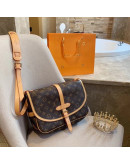 Shoulder bag with high -end handles Louis Vuitton