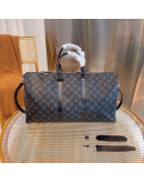 Large -capacity traveling handbag Louis Vuitton