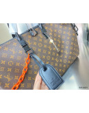 Hand bag synthetic leather with chain and reason Louis Vuitton