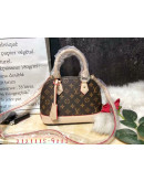 Shoulder bag with high -end synthetic leather Louis Vuitton