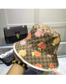 Cube -style hat with Gucci fruit print