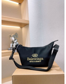 Balenciaga high -end bandit