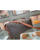 Traveler handbag on the occasion of great capacity Louis Vuitton