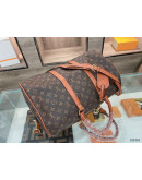 Traveler handbag on the occasion of great capacity Louis Vuitton