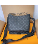 Louis Vuitton Large Capacity Synthetic Leather Square Bags